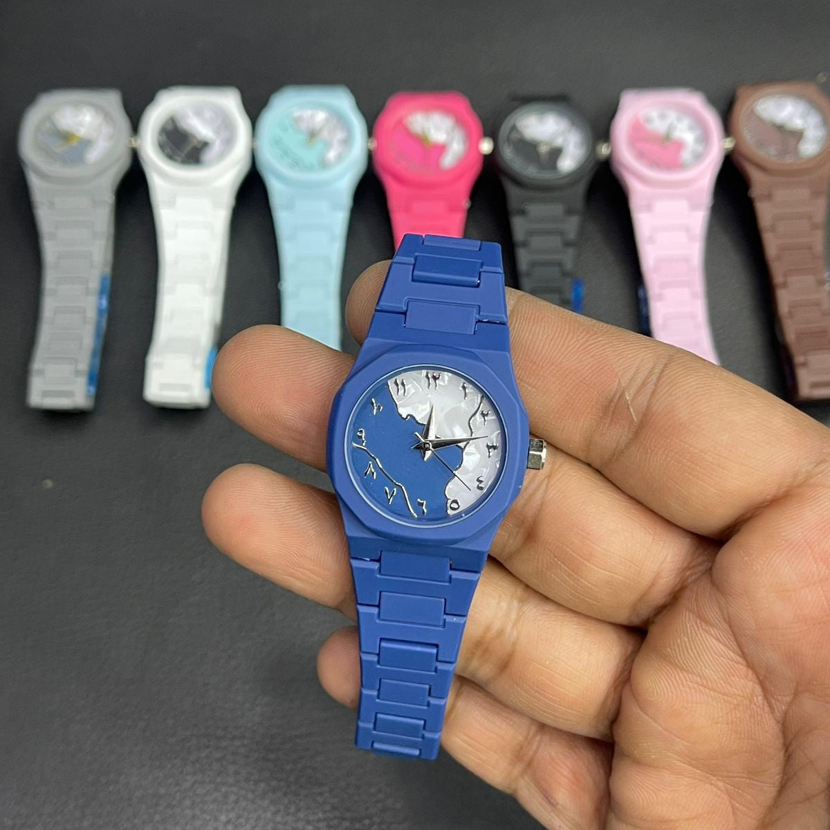 Mini Aura Watch Providing Elegant Design Comfortable Use  Stylish Appearance And Everyday Wear